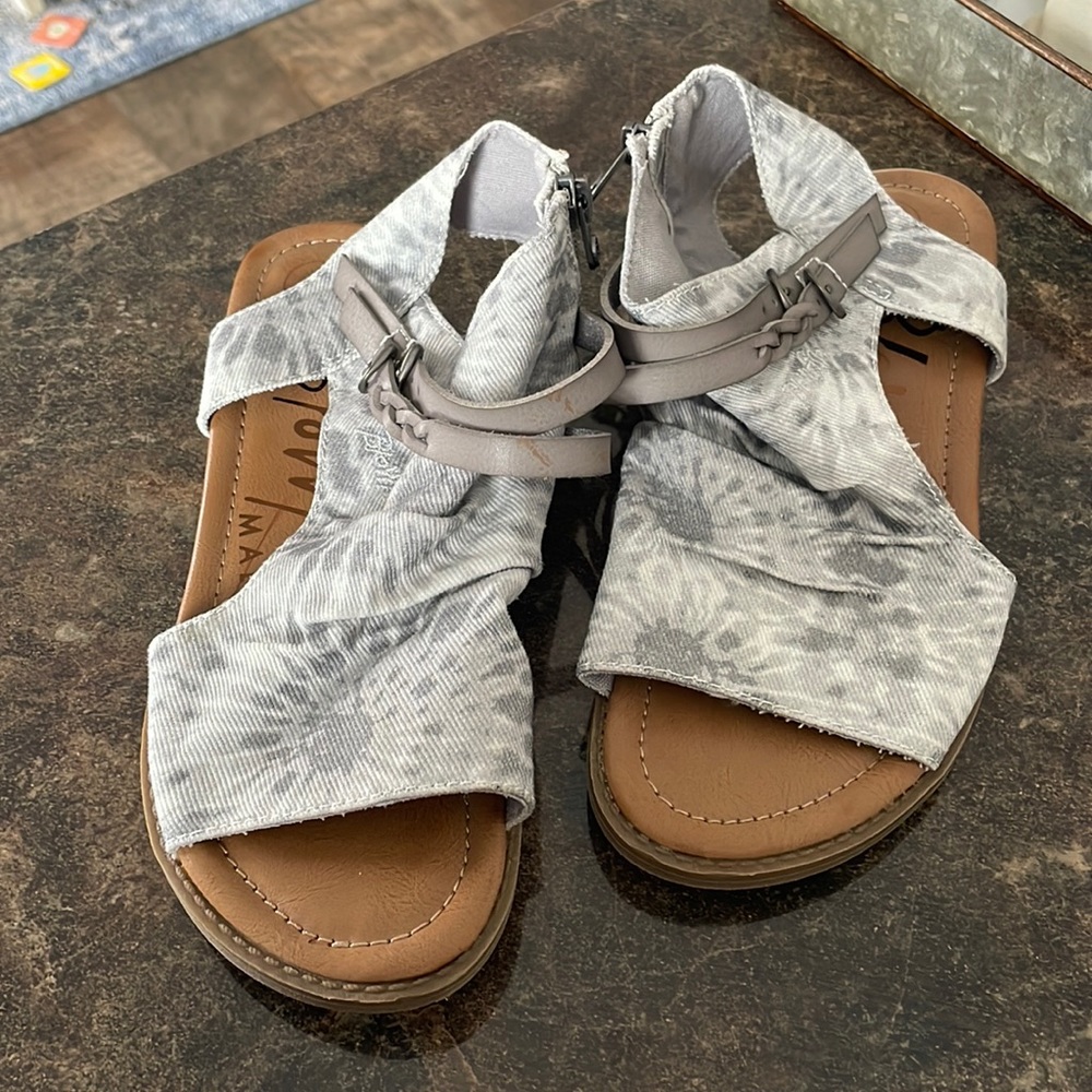 Women’s sandals
